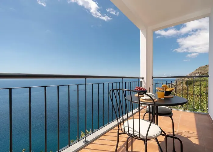 Seasky Arco Arco da Calheta (Madeira)